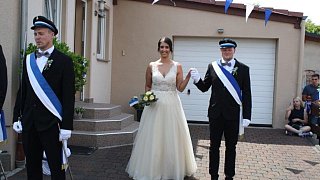 Schützenfest in Daseburg: Teilnehmer und Gäste strahlen mit der Sonne um die Wette.