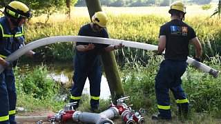 Fischesterben in der Ems: THW pumpt Wasser aus dem Fluss