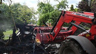 Stall für Hühner und Enten brennt in Gütersloh