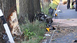 Autofahrerin wird bei Unfall eingeklemmt