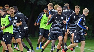 Das erste Arminia-Training mit Neuzugang Mike van der Hoorn