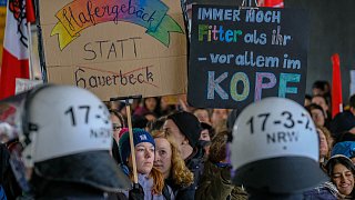 Bielefeld: 14.000 Demonstranten pfeifen Neonazis aus der Stadt