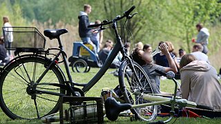 Gütersloh: Gütersloher feiern am 1. Mai - unter den Augen der Polizei