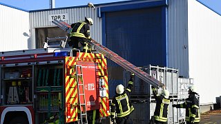 Großeinsatz der Feuerwehr bei Sonderabfallentsorger Zimmermann in Gütersloh