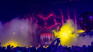 Horrorparty im Ringlokschuppen: Clowns, Untote und Dämonen feiern bis spät in die Nacht.