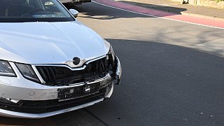 Drei Verletzte bei Unfall auf der Kahlertstraße in Gütersloh