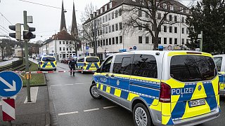 Polizei-Großeinsatz nach Schüssen vorm Bielefelder Landgericht