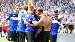 Arminia Bielefeld besiegt Regensburg mit 2:1