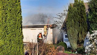 Mehrere Garagen in Eichholz niedergebrannt