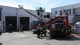 Feuerwehr muss bei Kleinemas in Verl letzte Glutnester löschen
