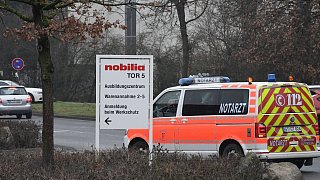 Feuerwehr löscht Schwelbrand bei Nobilia in Verl