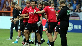 Arminia Bielefeld besiegt Regensburg mit 2:1