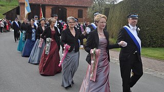 Warburg: Die Warburger Schützen und Regenten feiern beim Stadtschützenfest in Calenberg ihr Stadtschützenkönigspaar Rainer und Bärbel Schnückel