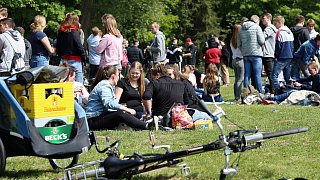 Gütersloh: Gütersloher feiern am 1. Mai - unter den Augen der Polizei