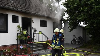Großeinsatz der Feuerwehr durch Zimmerbrand in Blankenhagen