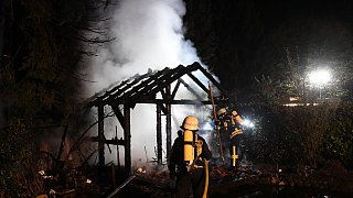 Gartenhaus in Friedrichsdorf abgebrannt