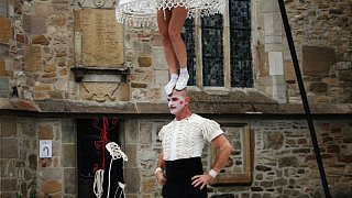 Theater mit Zirkuselementen
