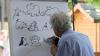 Paul Maar besucht Sommerfest der Grundschule Hiddenhausen