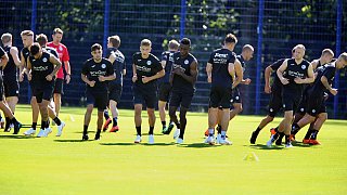 Arminia: Fans begrüßen Neuzugänge beim Trainingsauftakt 2018