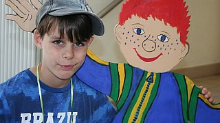 Paul Maar besucht Sommerfest der Grundschule Hiddenhausen