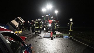 Zwei Autofahrer bei Unfall in Batenhorst eingeklemmt