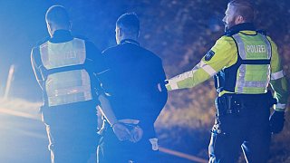 Lkw-Fahrer verursacht mehrere Unfälle in NRW