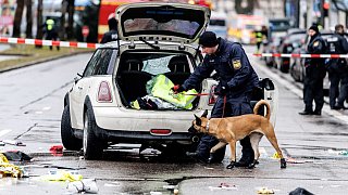 Mutmaßlicher Anschlag in München – Auto in Menschengruppe gefahren