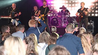 Warburg: Die Paveier aus Köln rocken die Warburger Oktoberwoche.