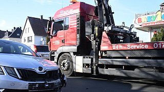 Drei Verletzte bei Unfall auf der Kahlertstraße in Gütersloh