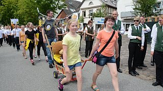 Lüchtringen: Johanni-Fest mit Menschenkicker und Festumzug
