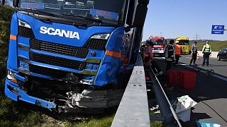 Lkw-Unfall blockiert A33 bei Steinhagen