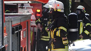 Feuerwehr löscht Dachstuhlbrand in Werther