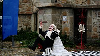 Theater mit Zirkuselementen