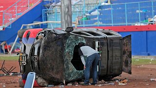 Viele Tote bei Stadion-Massenpanik in Indonesien
