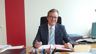 Blick in die Büros: So arbeiten Politiker und Promis aus OWL und der Welt