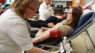 Typisierung und Blutspenden in Hüllhorst: Als Erstspender vor Ort