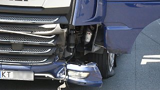 Sportwagen überschlägt sich auf der A2 bei Gütersloh