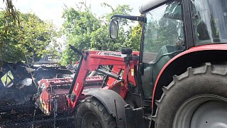 Stall für Hühner und Enten brennt in Gütersloh