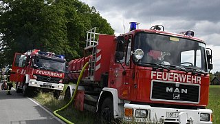 Stall für Hühner und Enten brennt in Gütersloh