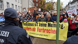 Bielefeld: 14.000 Demonstranten pfeifen Neonazis aus der Stadt