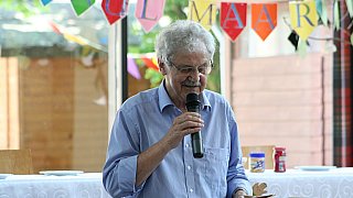 Paul Maar besucht Sommerfest der Grundschule Hiddenhausen