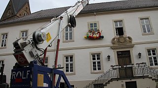 Steinheim: Jecke Ehrenpräsidenten schauen aus dem Rathaus