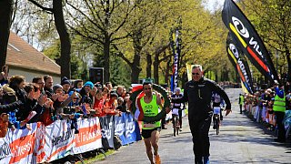 Hermannslauf 2016: Rund um das Ziel an der Sparrenburg