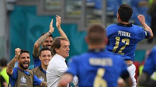 Italien ist Gruppensieger - UEFA prüft Neuers Kapitänsbinde