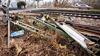 ICE stößt in Hamburg mit Sattelzug zusammen