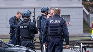 Polizei-Großeinsatz nach Schüssen vorm Bielefelder Landgericht