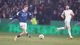 Arminia Bielefeld schlägt Werder Bremen 2:1.