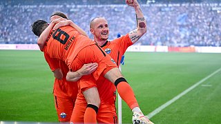 SC Paderborn siegt 2:0 gegen FC Schalke 04
