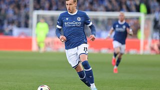 Arminia Bielefeld schlägt Wehen Wiesbaden 4:2.