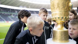 Die elf Einlaufkinder aus OWL bei Arminias Pokalfinale